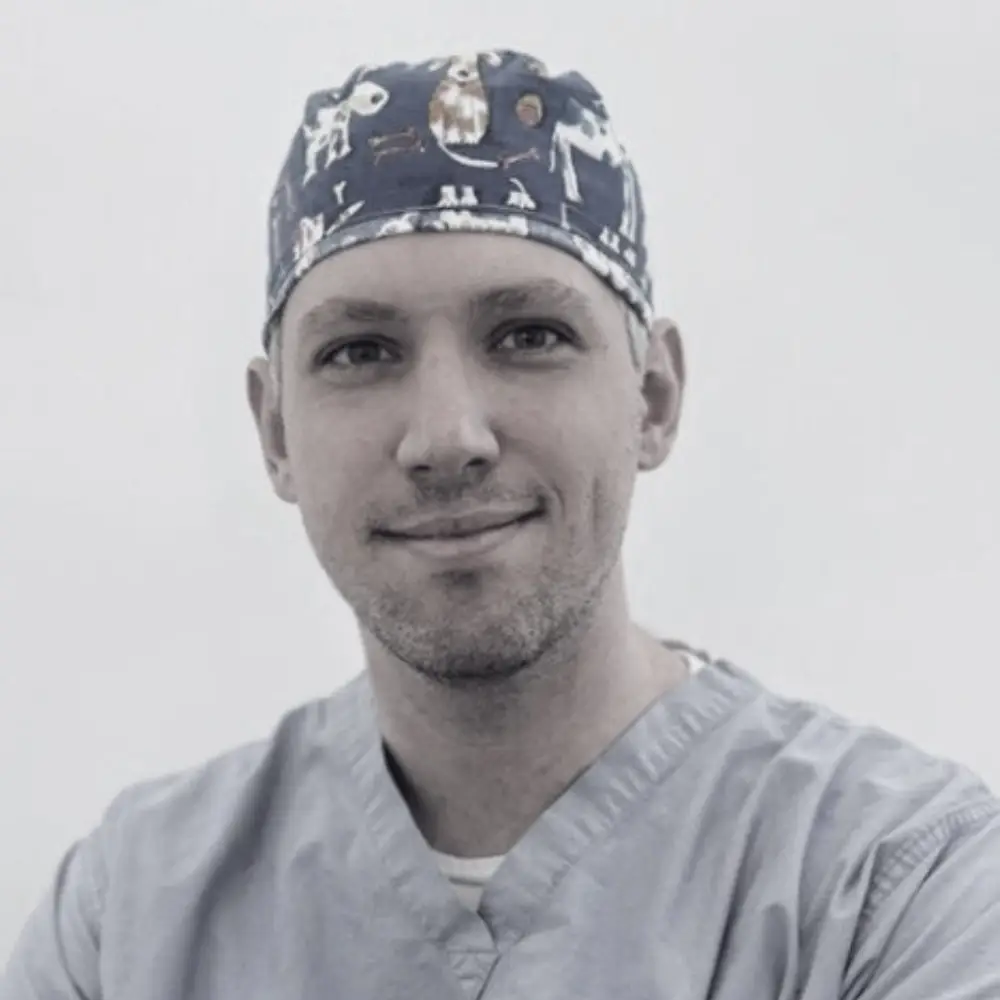 Dr. Jeremy Goldfarb, associate oculoplastic surgeon at EyeFACE Institute